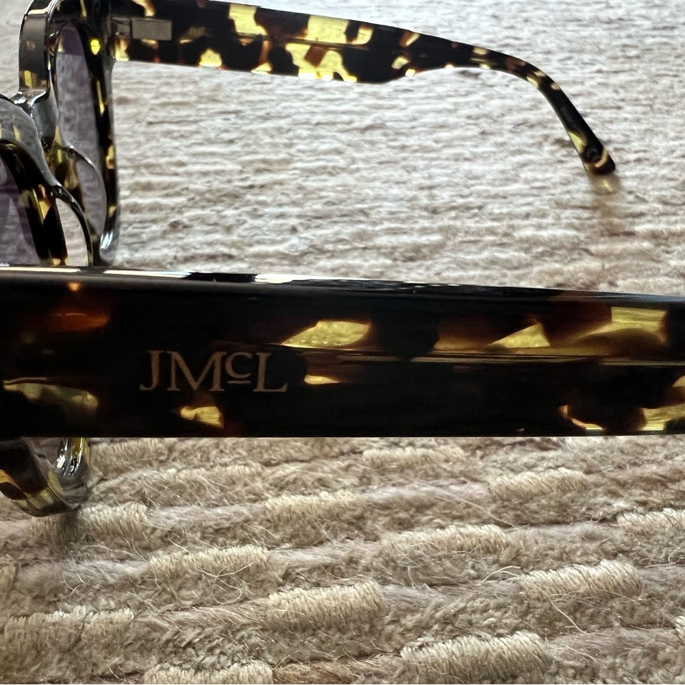 J. McLaughlin Tortoise Shell sunglasses - Picture 7 of 7